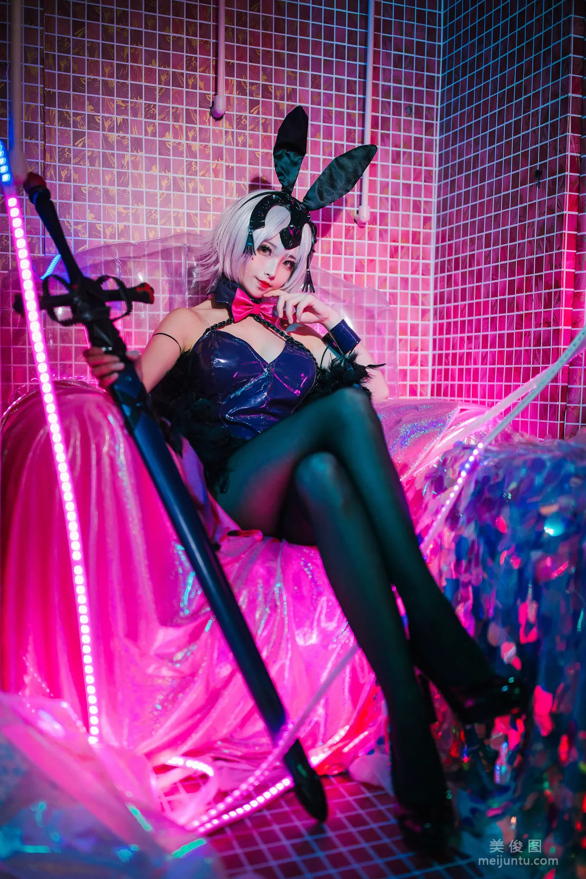 [網紅Coser] rioko涼涼子 《兔女郎》 寫真集 4