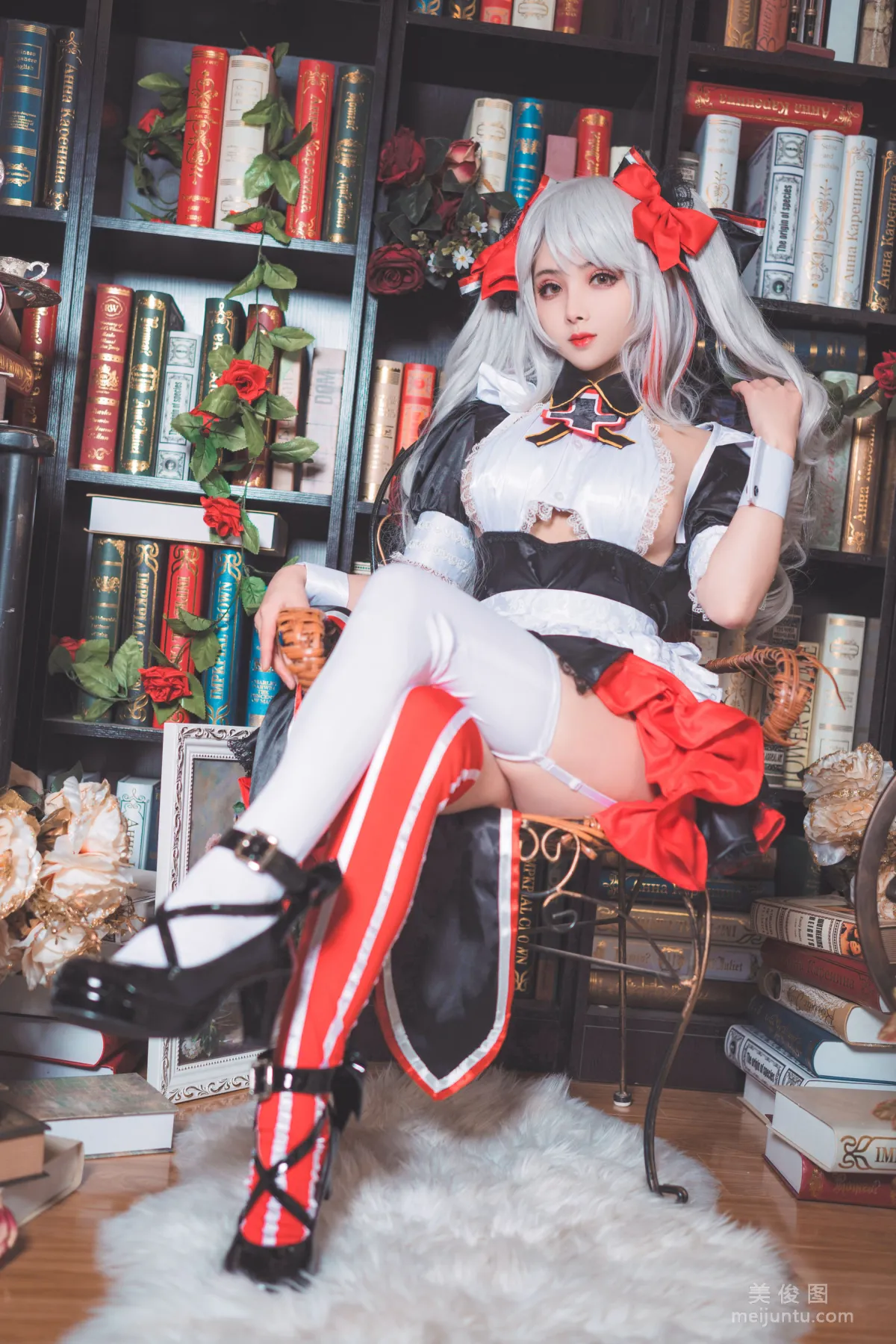 [Web Idol Coser] Liang Liangzi Eugen Maid Photo Set photo 16