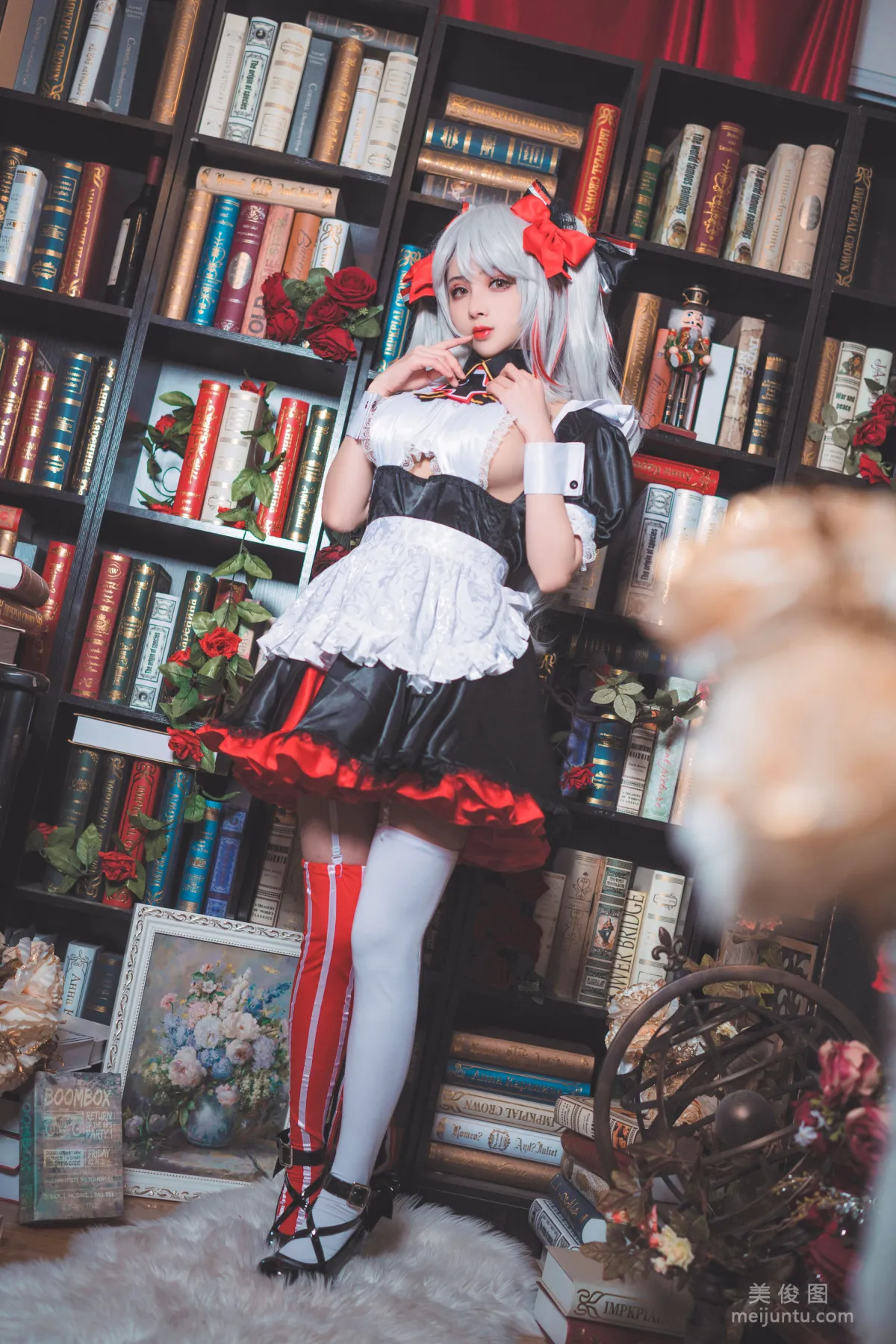 [网红Coser] rioko凉凉子 《欧根女仆》 写真集1