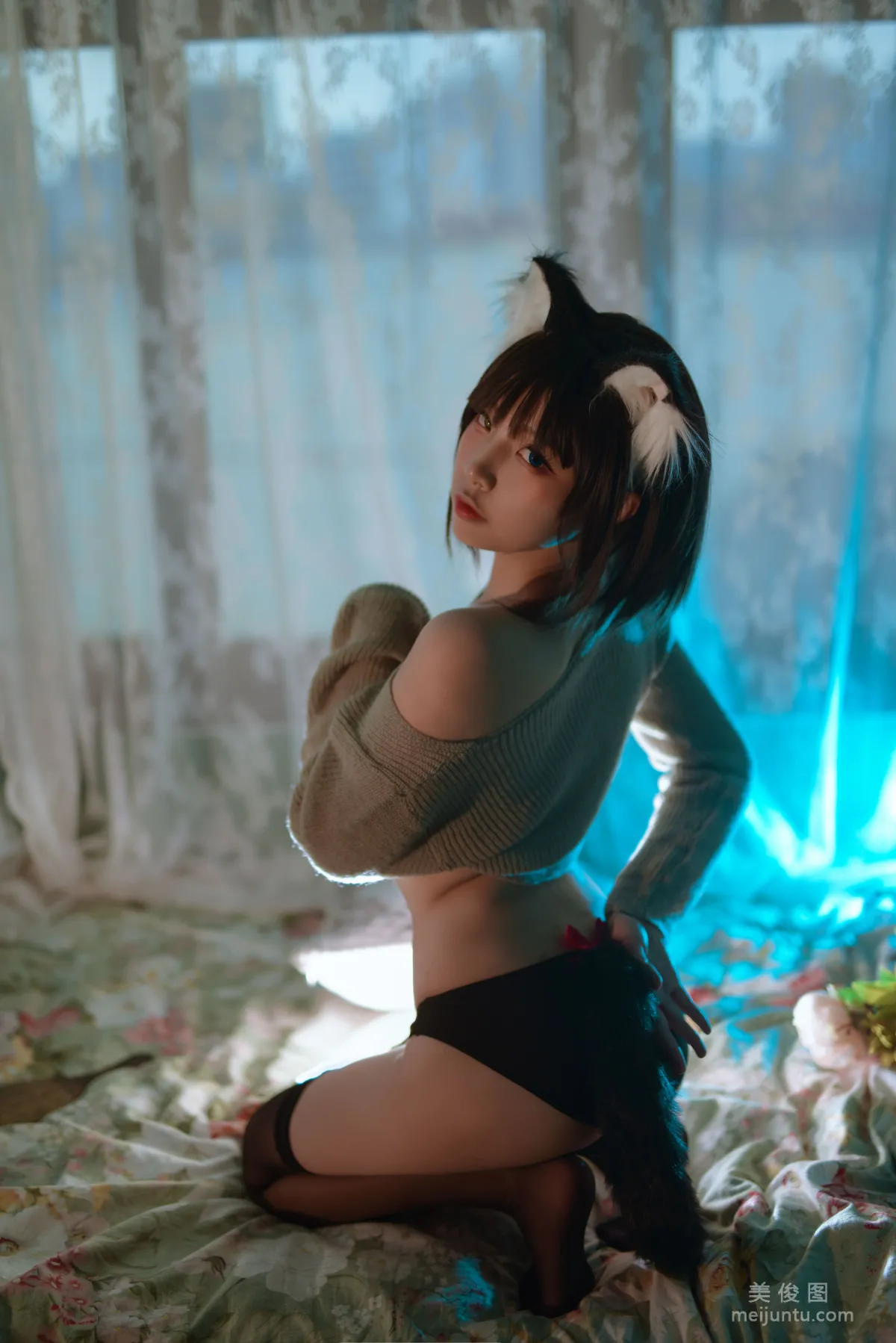 二佐Nisa 《寵物少女 私房黑貓》 寫真集 24