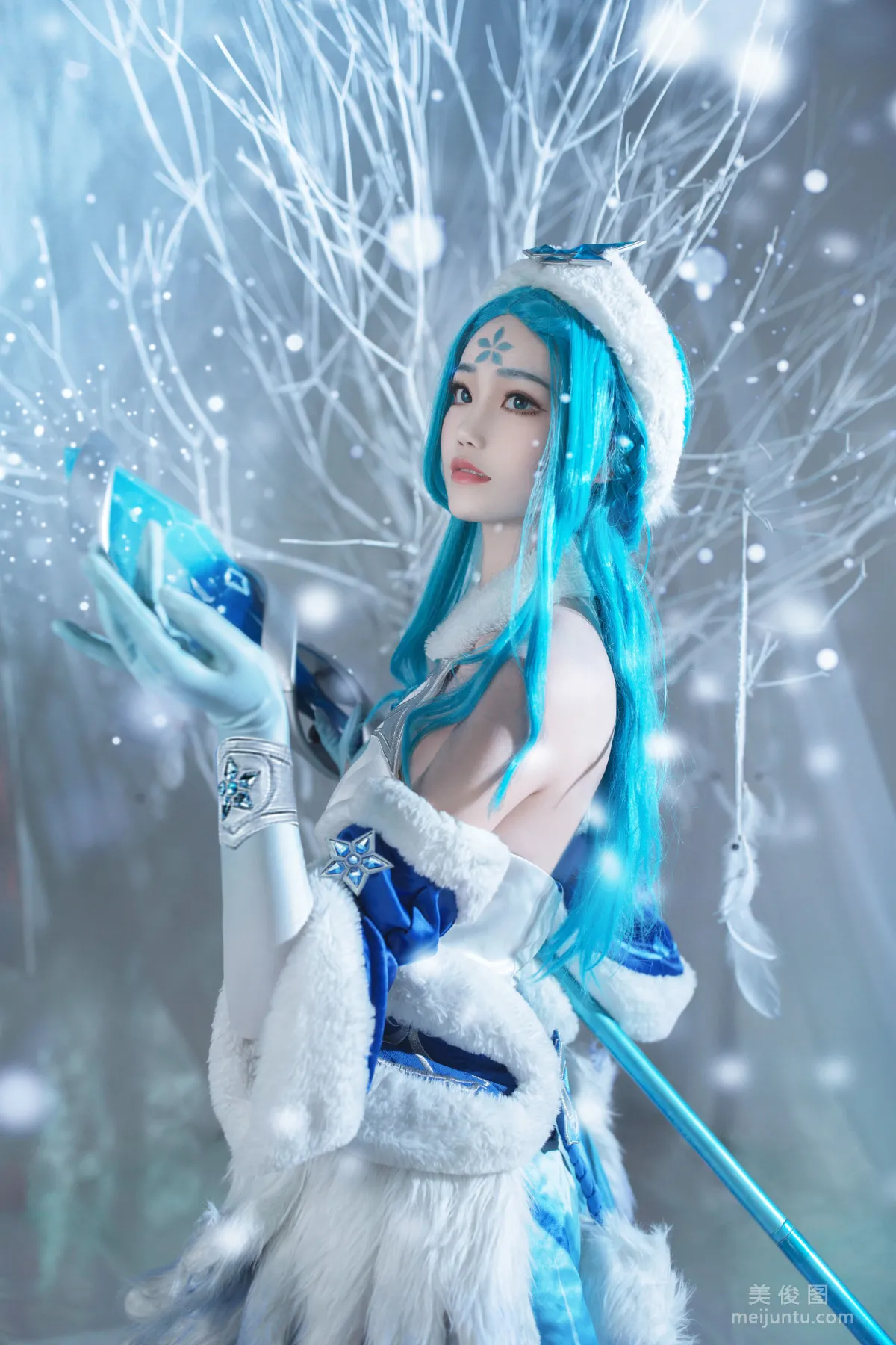 Qi Guer: Web Idols photo 2