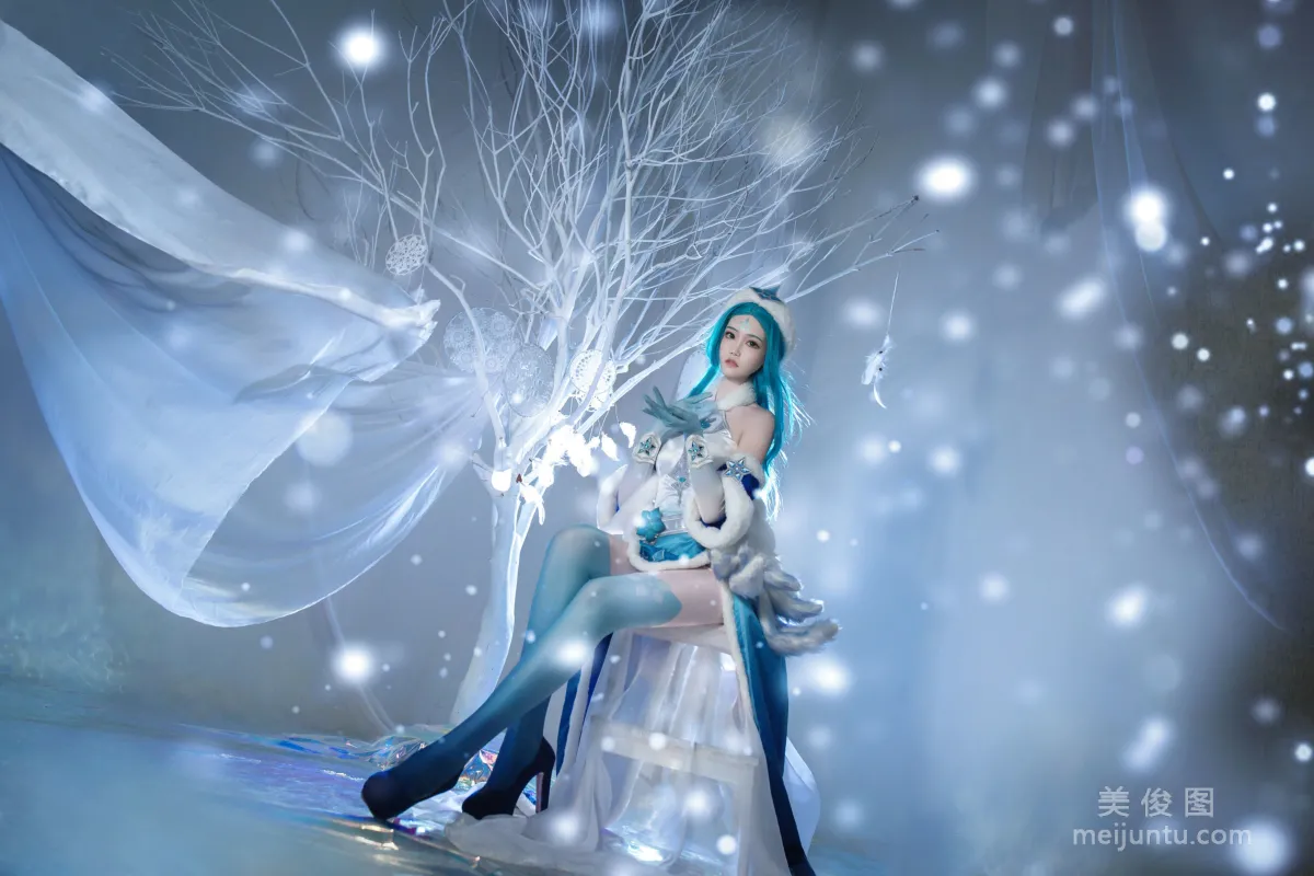 Qi Guer: Web Idols photo 11