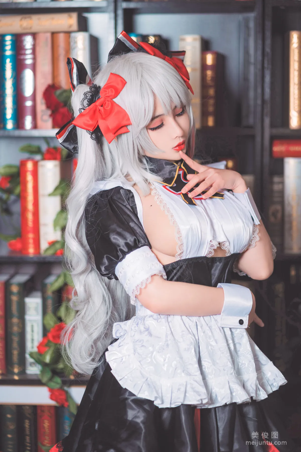 [Web Idol Coser] Liang Liangzi Eugen Maid Photo Set photo 5