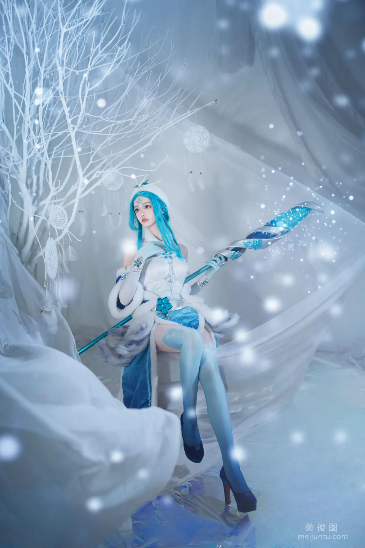 Qi Guer: Web Idols photo 3