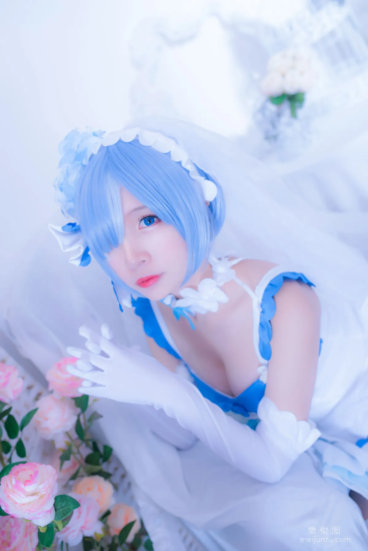Coser二佐Nisa 《雷姆花嫁》 寫真集 2