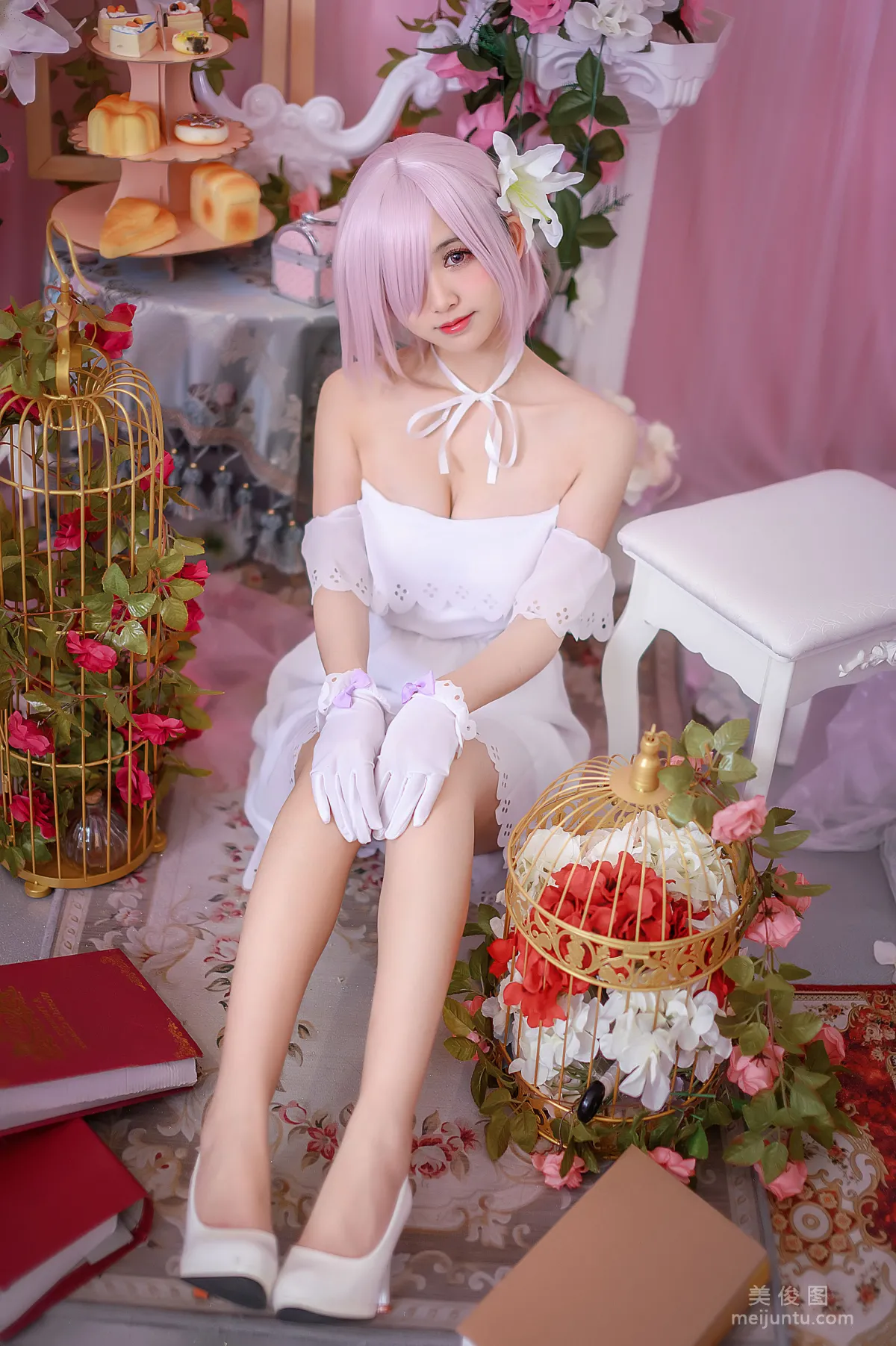人气Coser鳗鱼霏儿 《玛修白裙》 写真集9