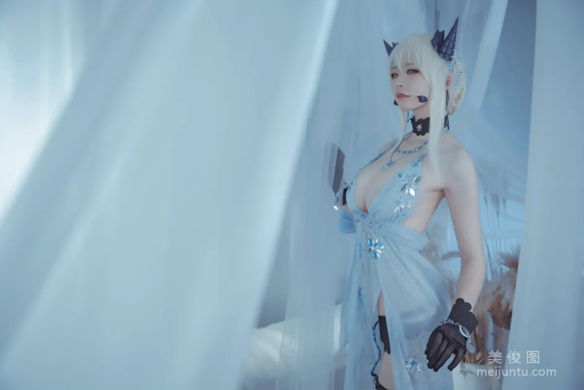 [美女Coser] 爱老师_PhD 《黑枪呆 皇室糖霜》 写真集20