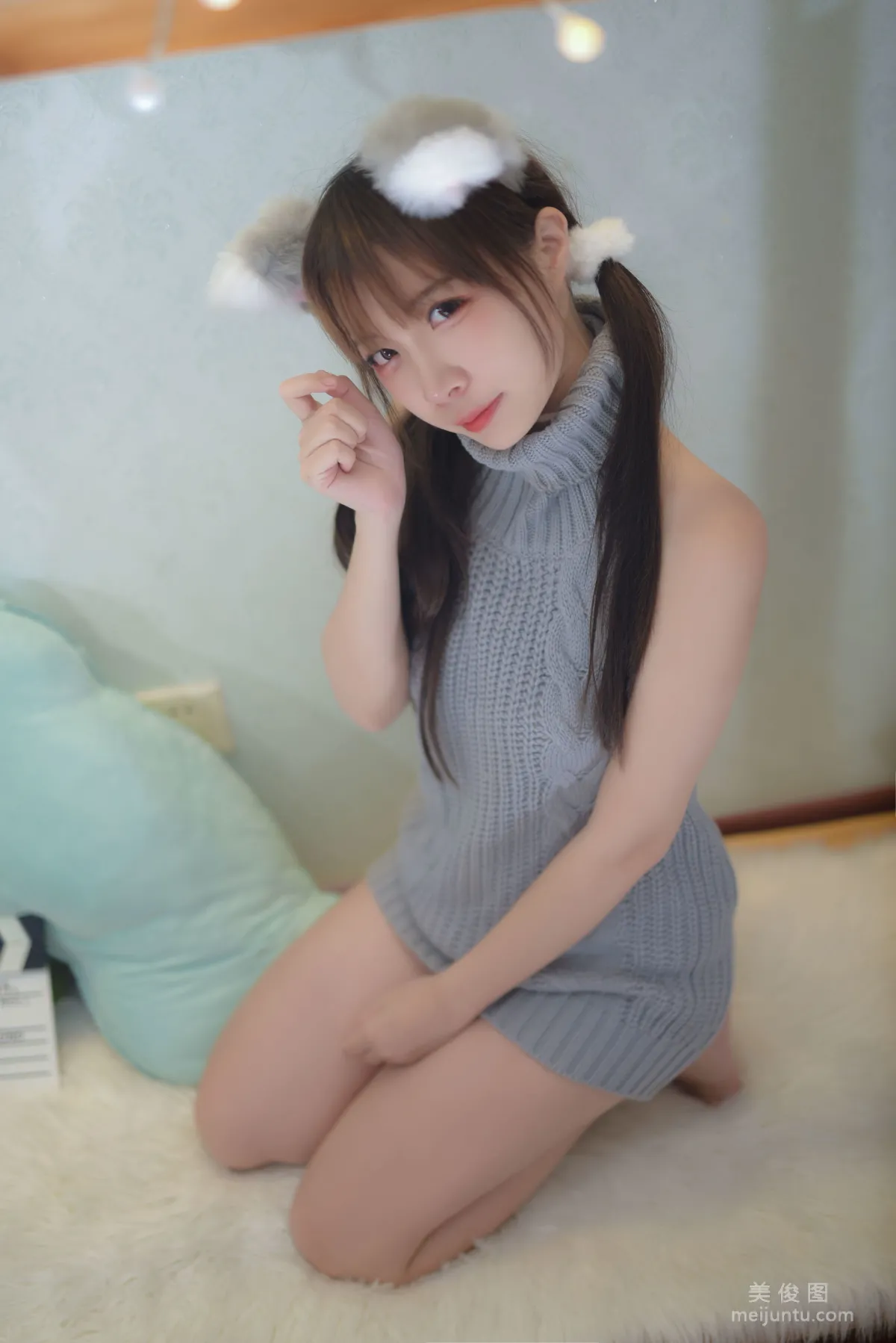 Erzuo Nisa, Pet Girl Private Shoot Backless Sweater Photo Set photo 14
