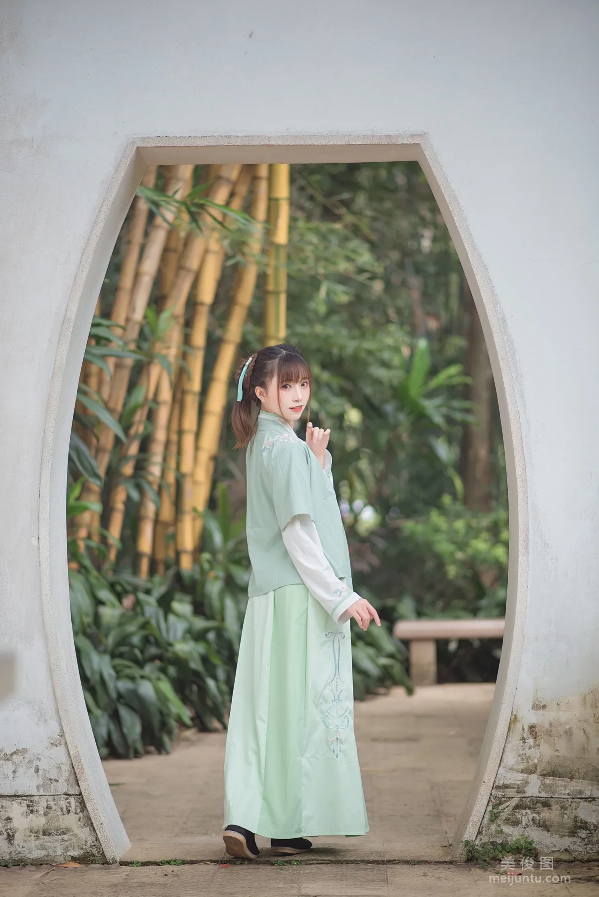 Qi Tailang: Web Idols photo 7