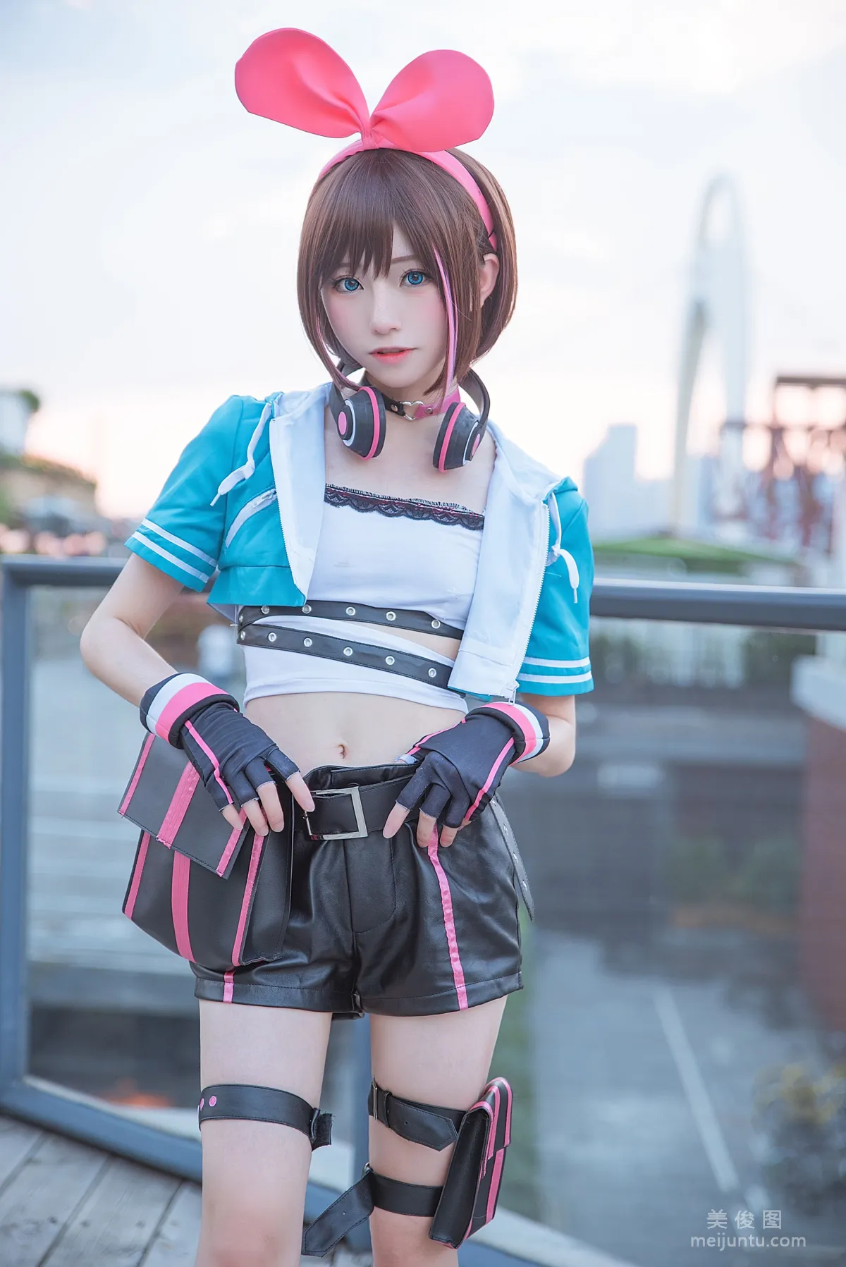Qi Tailang: Web Idols photo 3