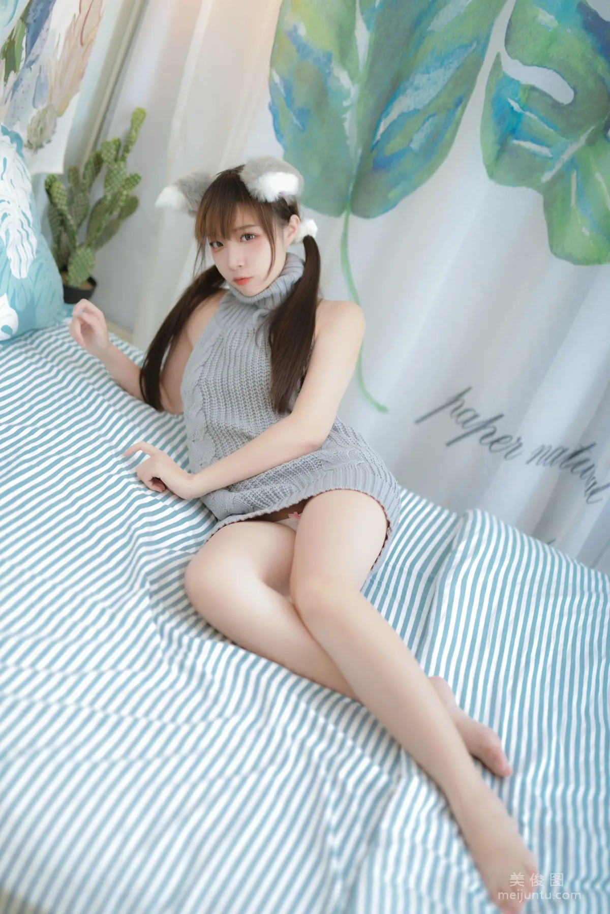 Erzuo Nisa, Pet Girl Private Shoot Backless Sweater Photo Set photo 2