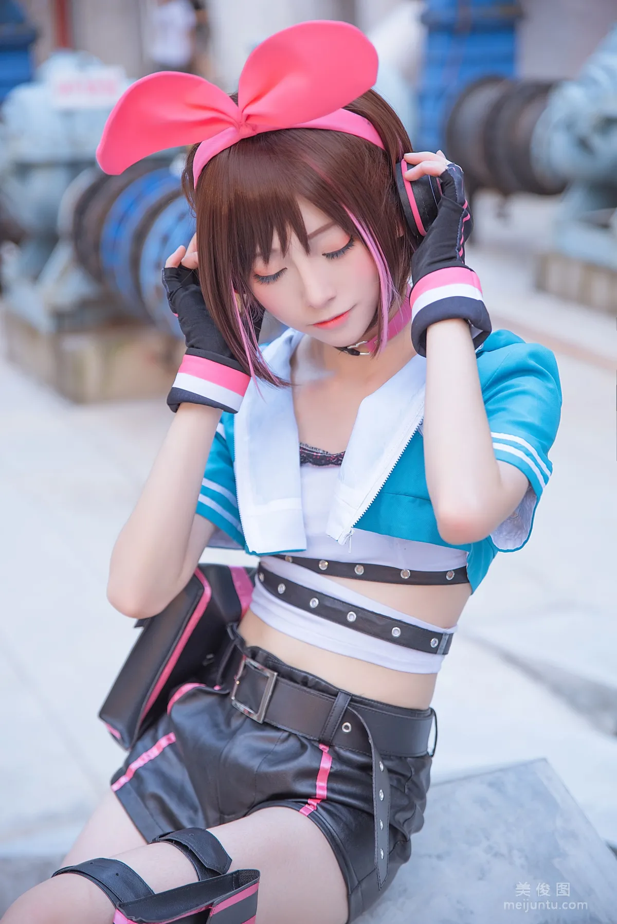 Qi Tailang: Web Idols photo 13