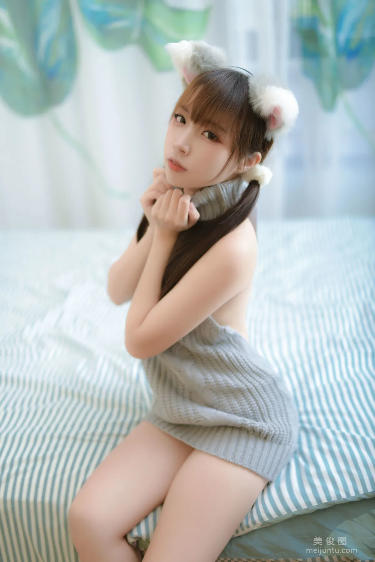 Erzuo Nisa, Pet Girl Private Shoot Backless Sweater Photo Set photo 11