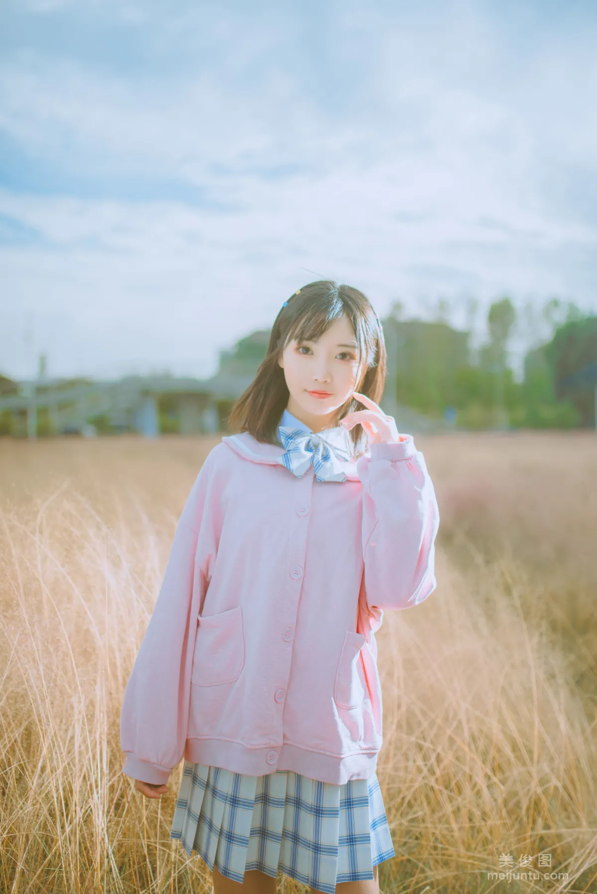 Popular Coser Mianbing Xianer, Pink Cosmos JK Photo Set photo 13
