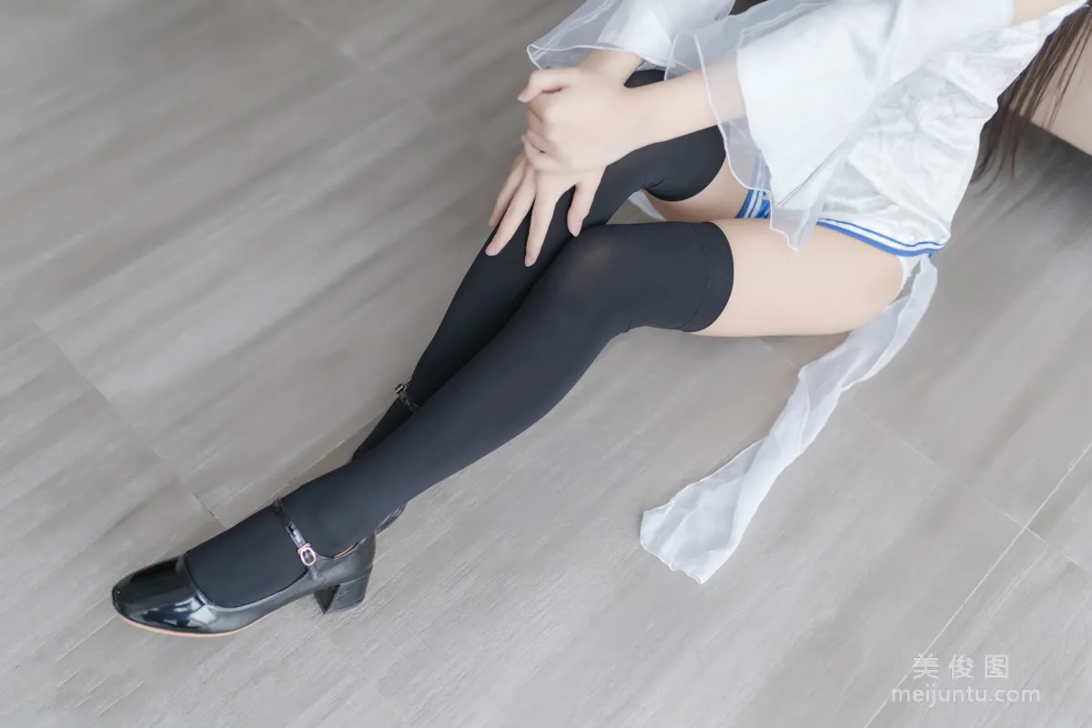 [美女Coser] 萌芽儿o0 《瓶儿》 写真集15