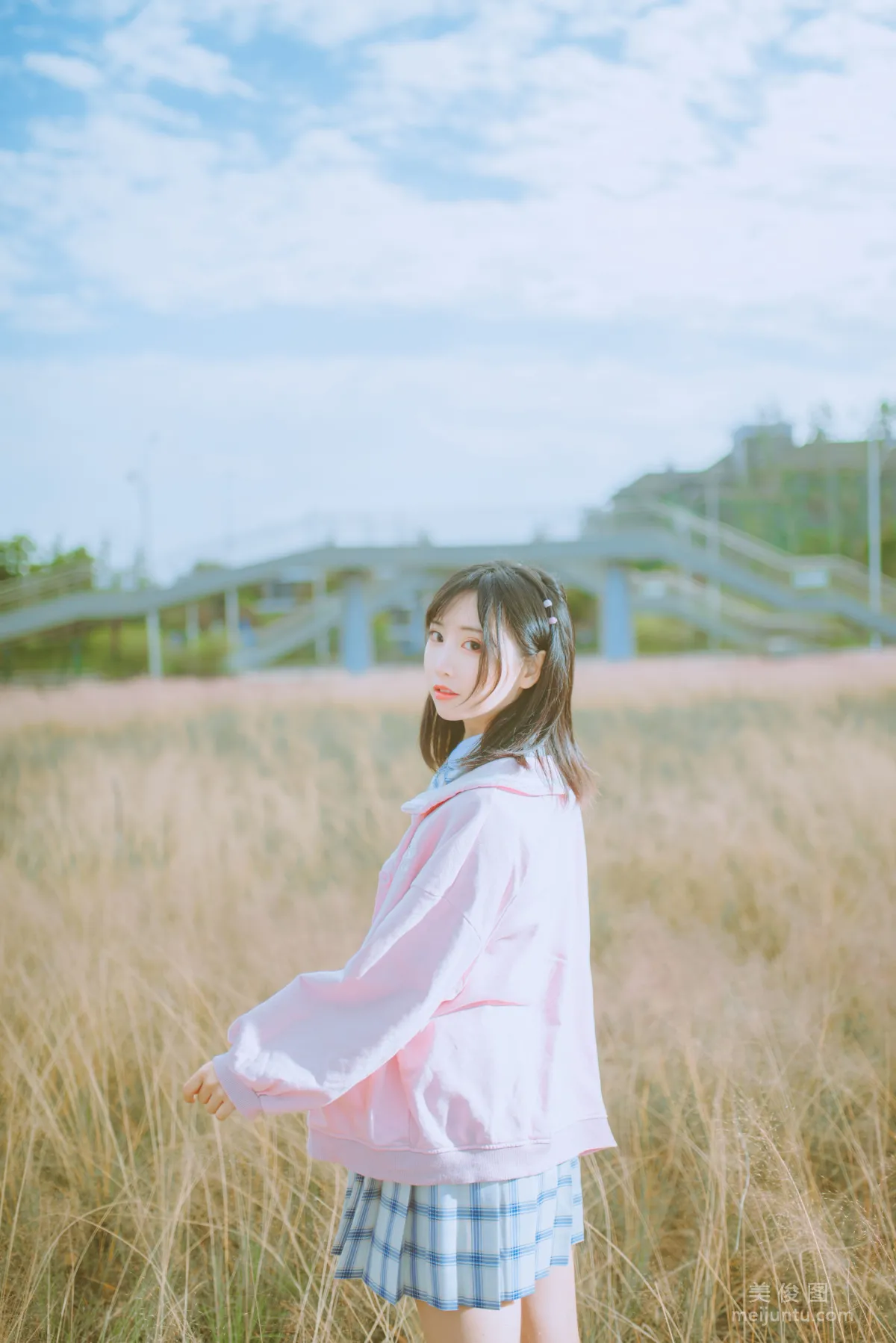 Popular Coser Mianbing Xianer, Pink Cosmos JK Photo Set photo 10