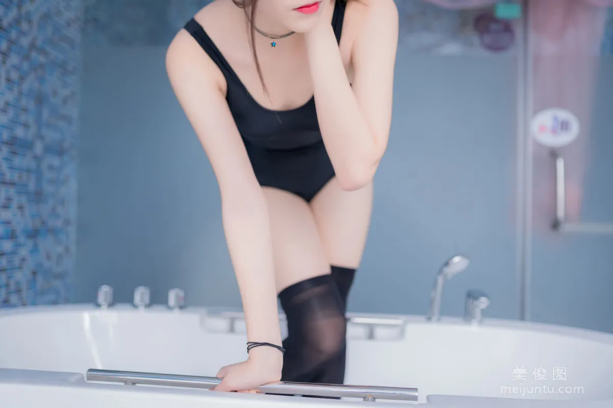 [網紅Coser] 南桃Momoko 《黑絲精靈》 寫真集 46