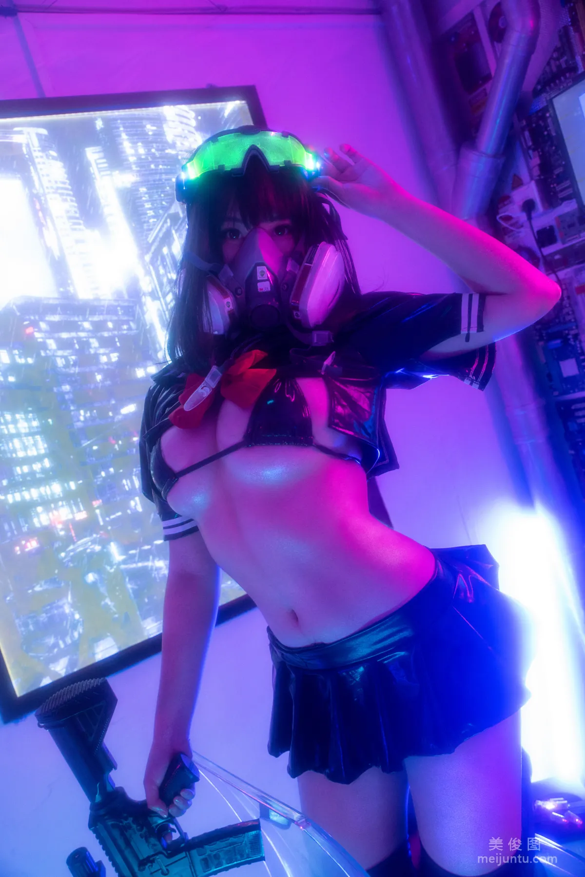 [美女Coser] 蜜汁猫裘 《漆皮jk》 写真集2