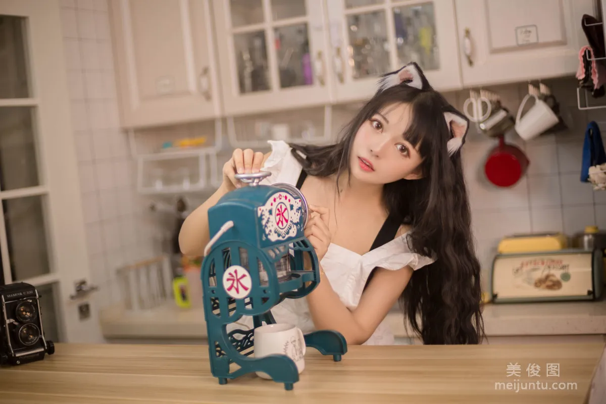 [美女Coser] 黑猫猫OvO 《厨房》 写真集8