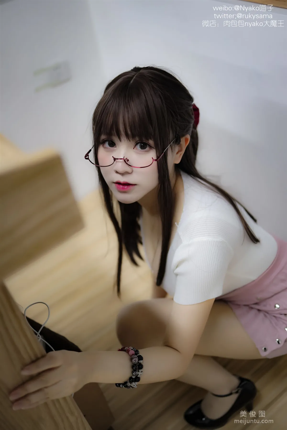 [美女Coser] 《欲求不满的老师》 写真集3