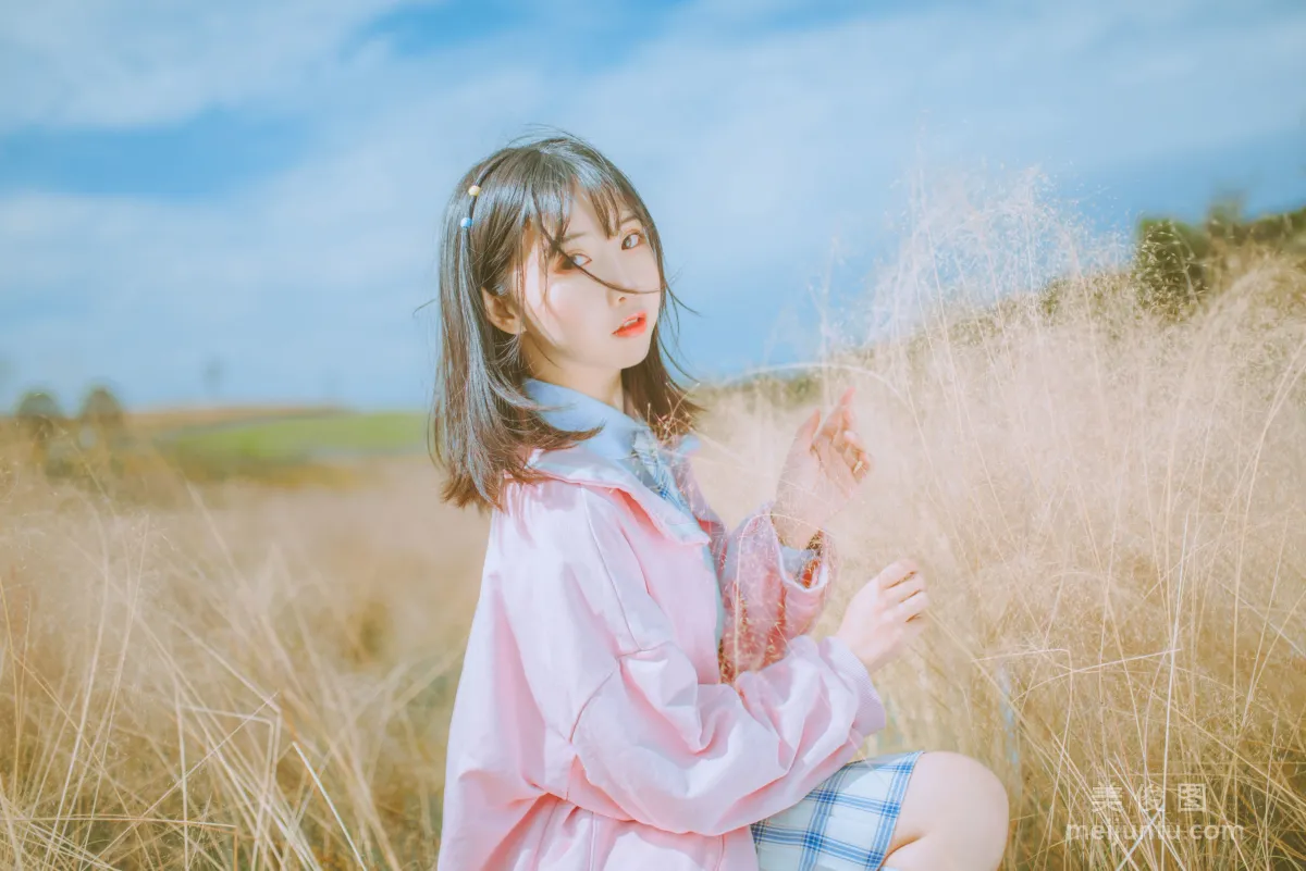 Popular Coser Mianbing Xianer, Pink Cosmos JK Photo Set photo 7