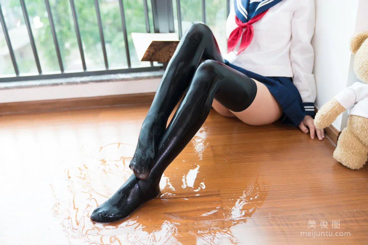 [網紅美女Coser] 銘銘Kizami 《濕濕的JK》 寫真集 5