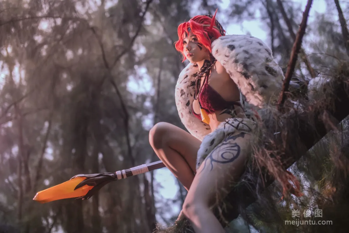[美女Coser] Momoko葵葵 《龍尼塔》 寫真集 2