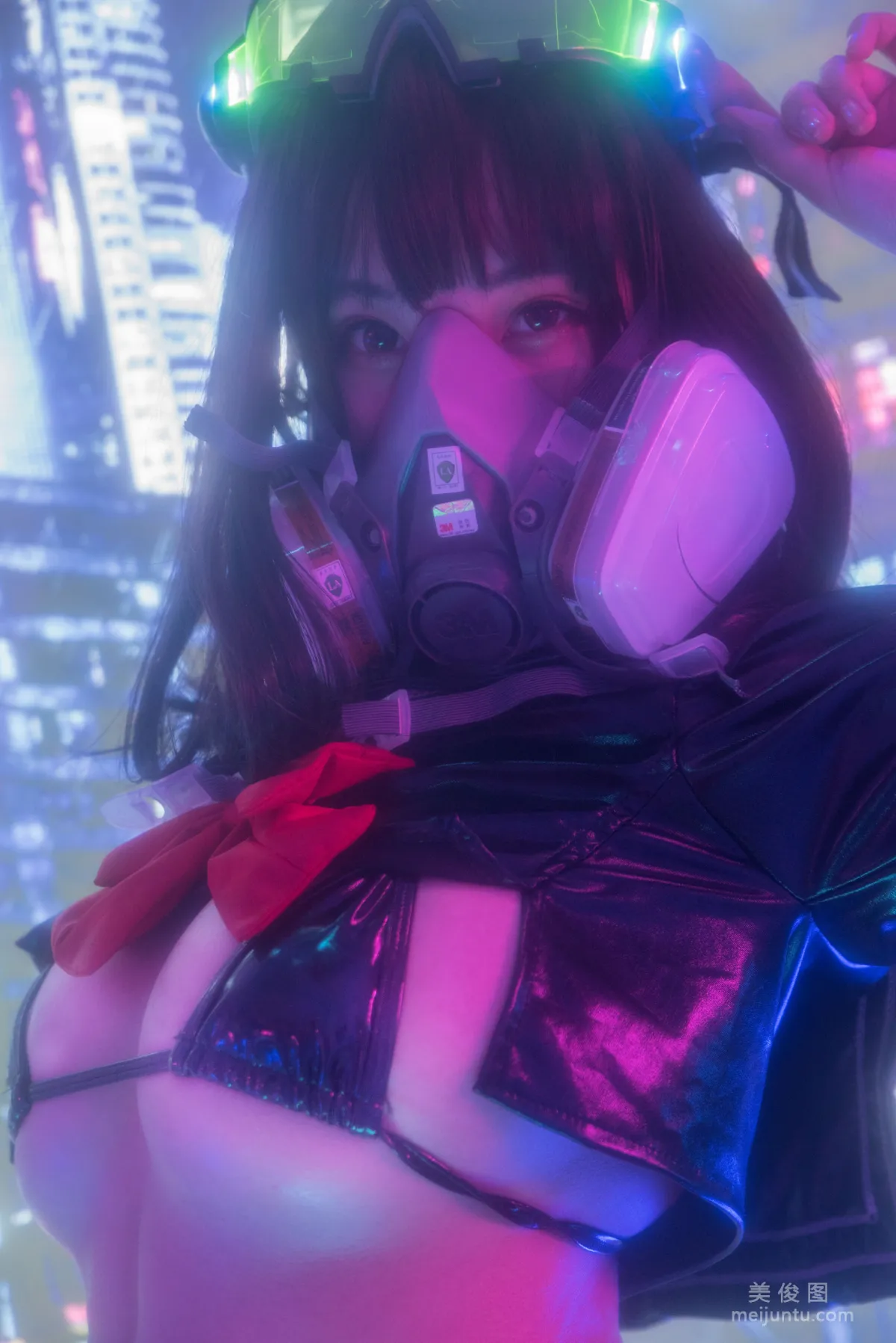 [美女Coser] 蜜汁貓裘 《漆皮jk》 寫真集 17