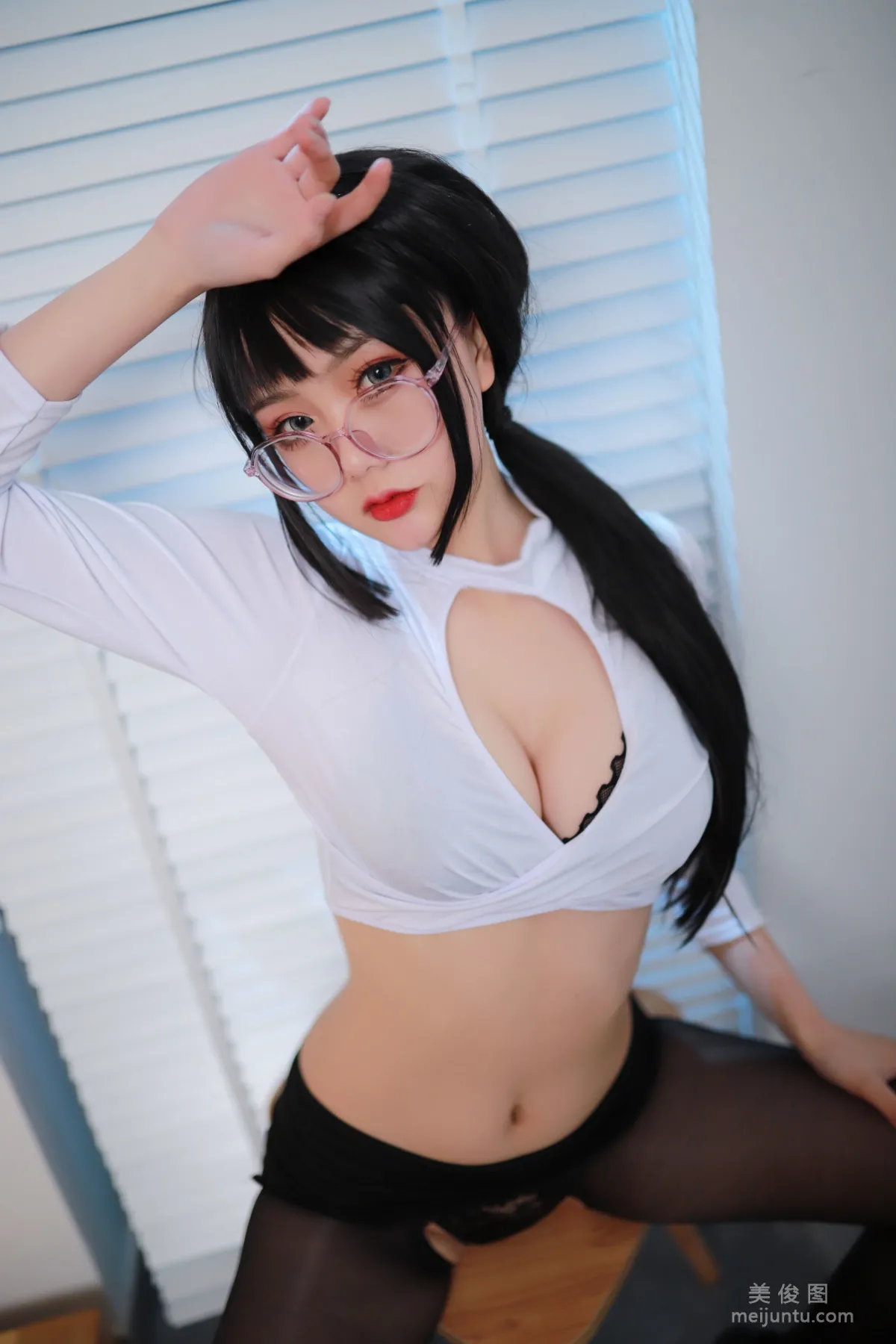 [美女Coser] 您的蛋蛋 《OL黑丝》 写真集32
