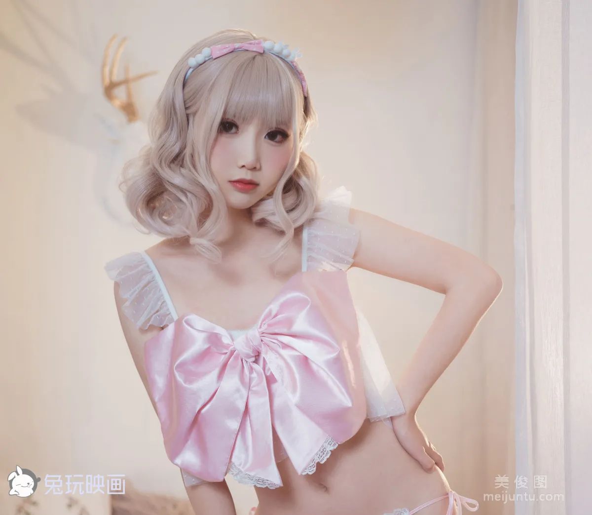 Popular Coser Mianbing Xianer "Bow Lingerie" Photo Set photo 11