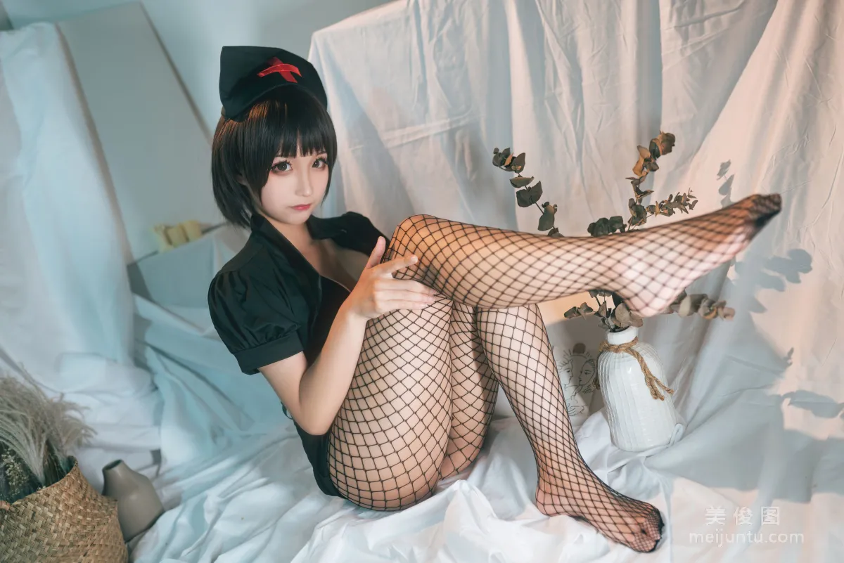 [美女Coser] 蠢沫沫 《护士姐姐》 写真集1