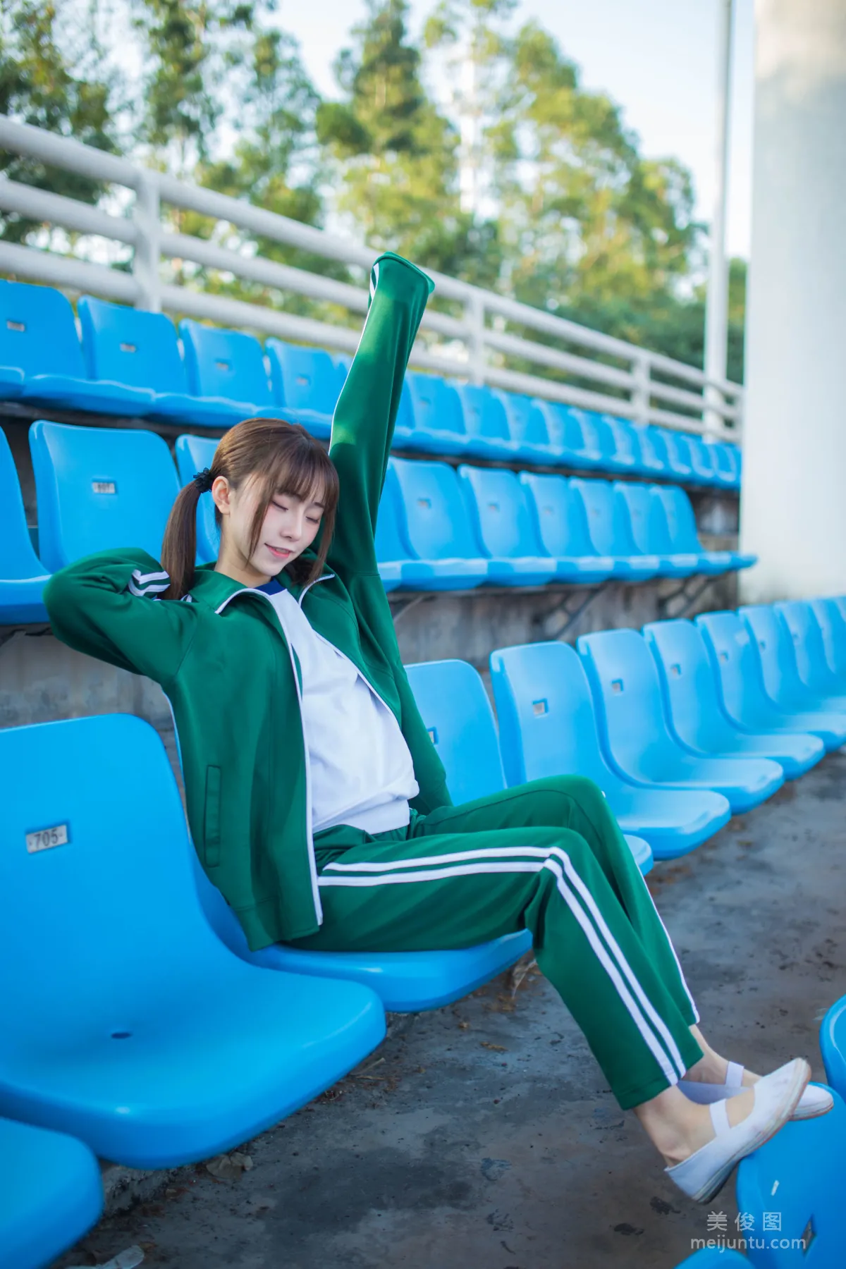 Qi Tailang: Web Idols photo 14
