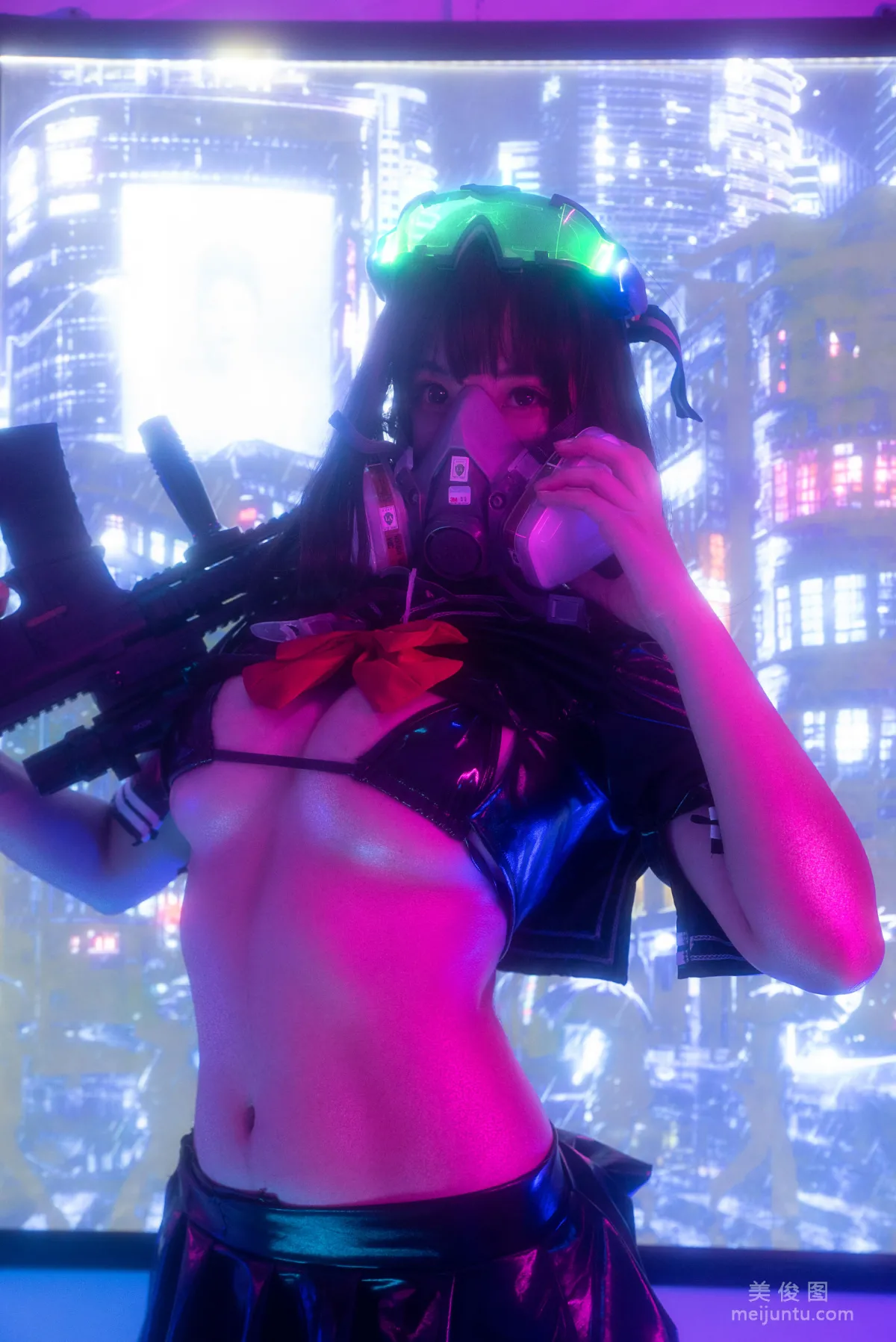 [美女Coser] 蜜汁猫裘 《漆皮jk》 写真集13