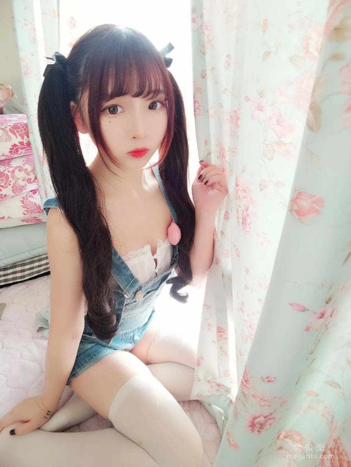 [Web Celebrity Coser] Guchuan kagura Denim Suspender Shorts Photo Set photo 13