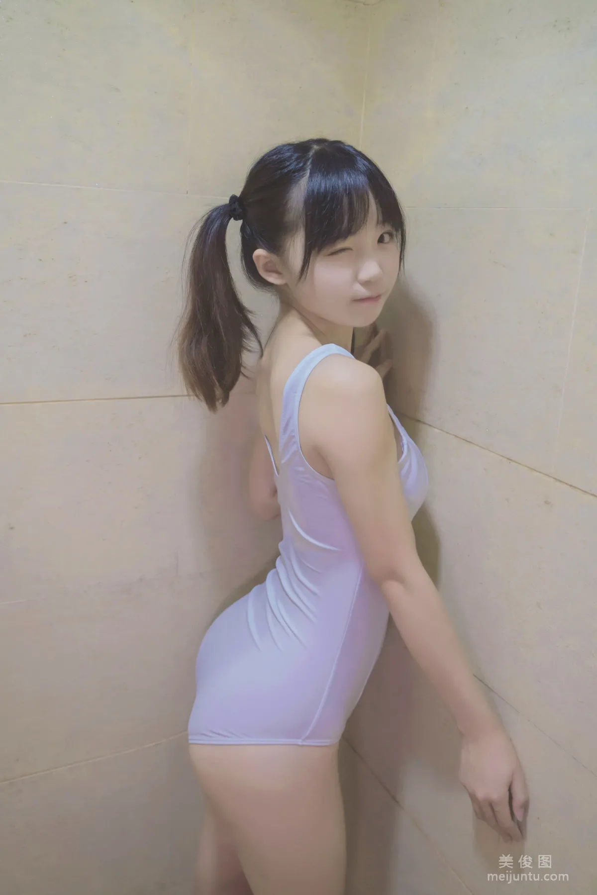 Coser御子Yumiko 《白色死库水》 写真集5