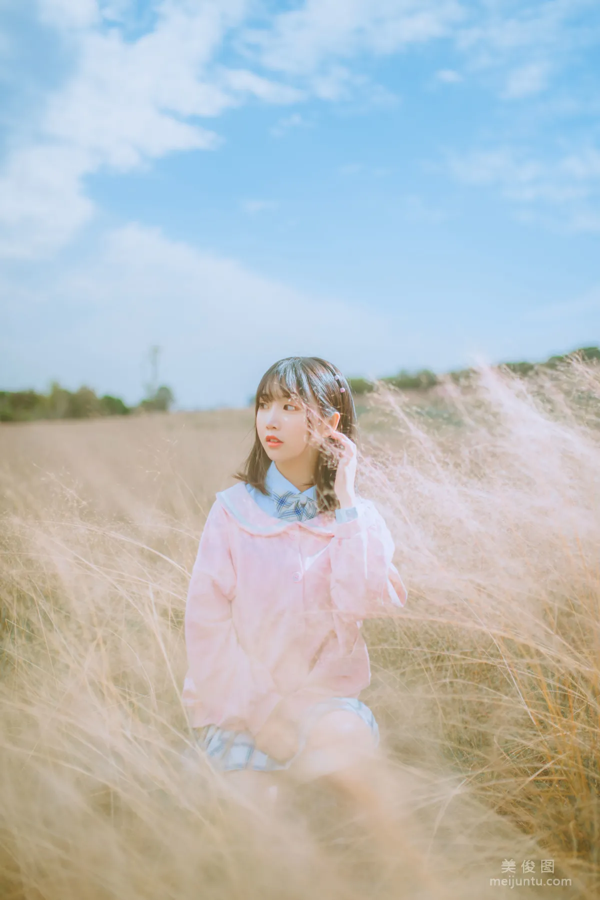 人气Coser面饼仙儿 《粉黛草JK》 写真集1