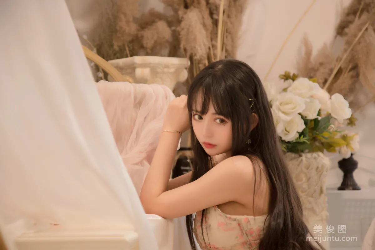 大眼Coser黑貓貓OvO 《good morning + good night》 寫真集 22