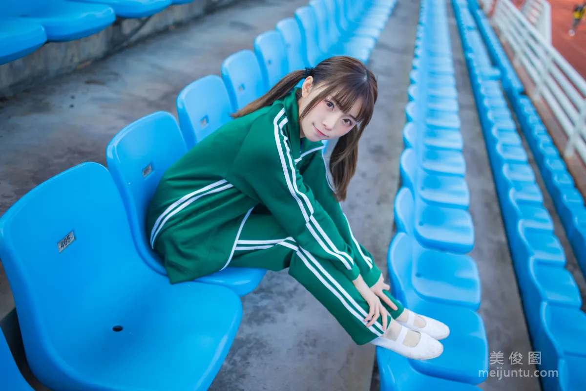 Kitaro_绮太郎 《绿色运动服女孩》 写真集1