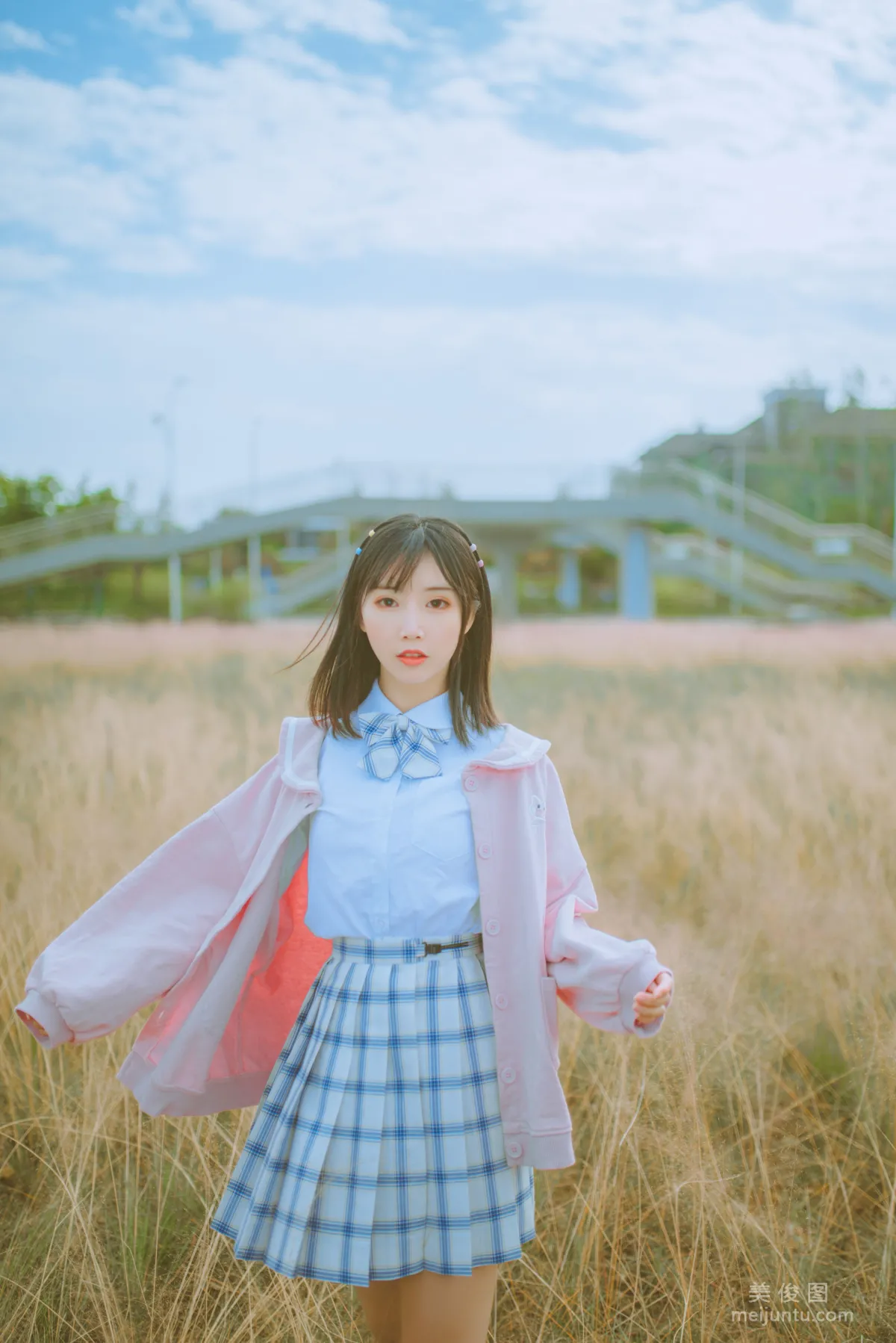 Popular Coser Mianbing Xianer, Pink Cosmos JK Photo Set photo 9