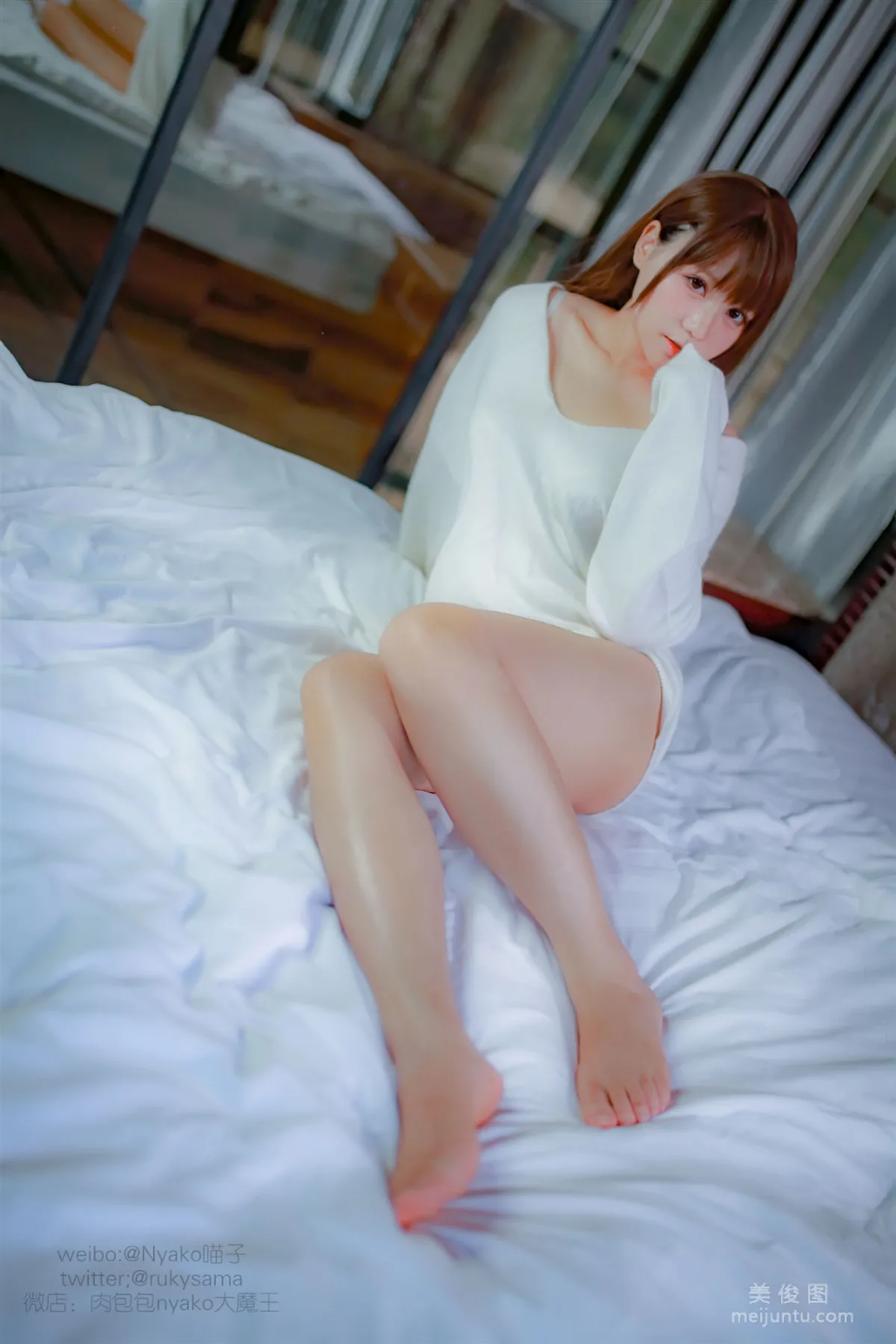 [美女Coser] 《欲求不滿的老師》 寫真集 56