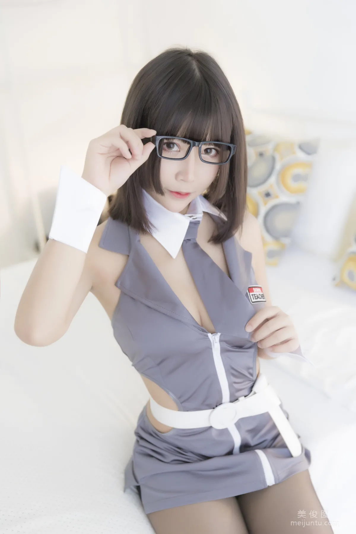 [Web Idols Coser] Baozou Mozi, Black Stockings Uniform Photo Set photo 2