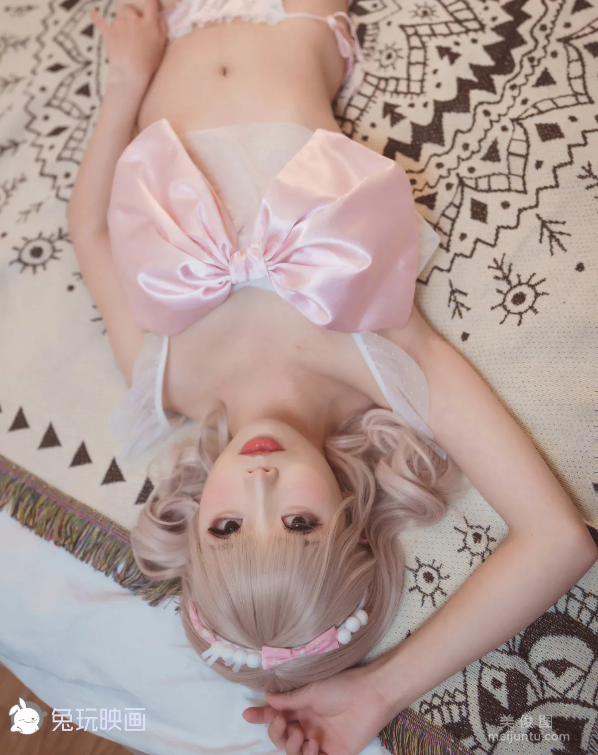 Popular Coser Mianbing Xianer "Bow Lingerie" Photo Set photo 12