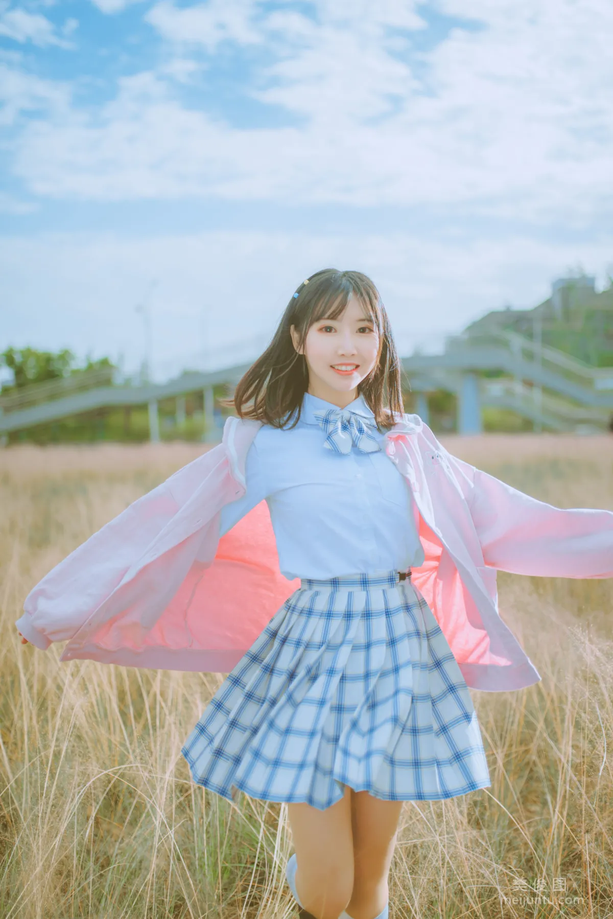 Popular Coser Mianbing Xianer, Pink Cosmos JK Photo Set photo 11