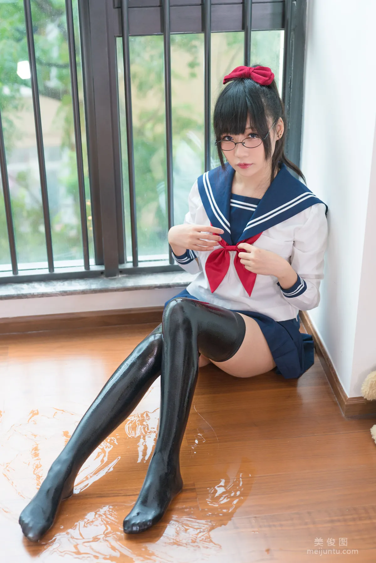 [網紅美女Coser] 銘銘Kizami 《濕濕的JK》 寫真集 2