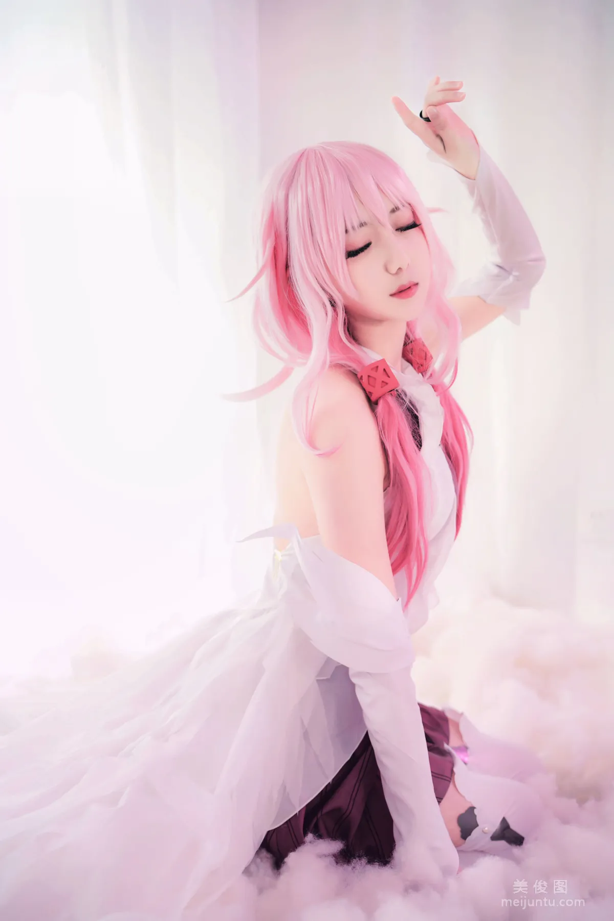 [美女Coser] 弥音音ww 《ALTER EGO》 写真集4