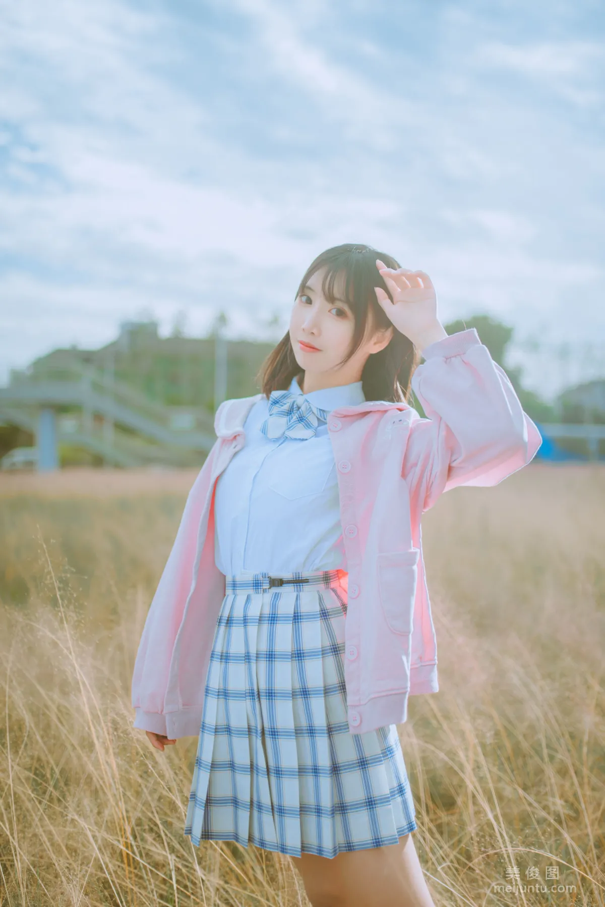 Popular Coser Mianbing Xianer, Pink Cosmos JK Photo Set photo 12