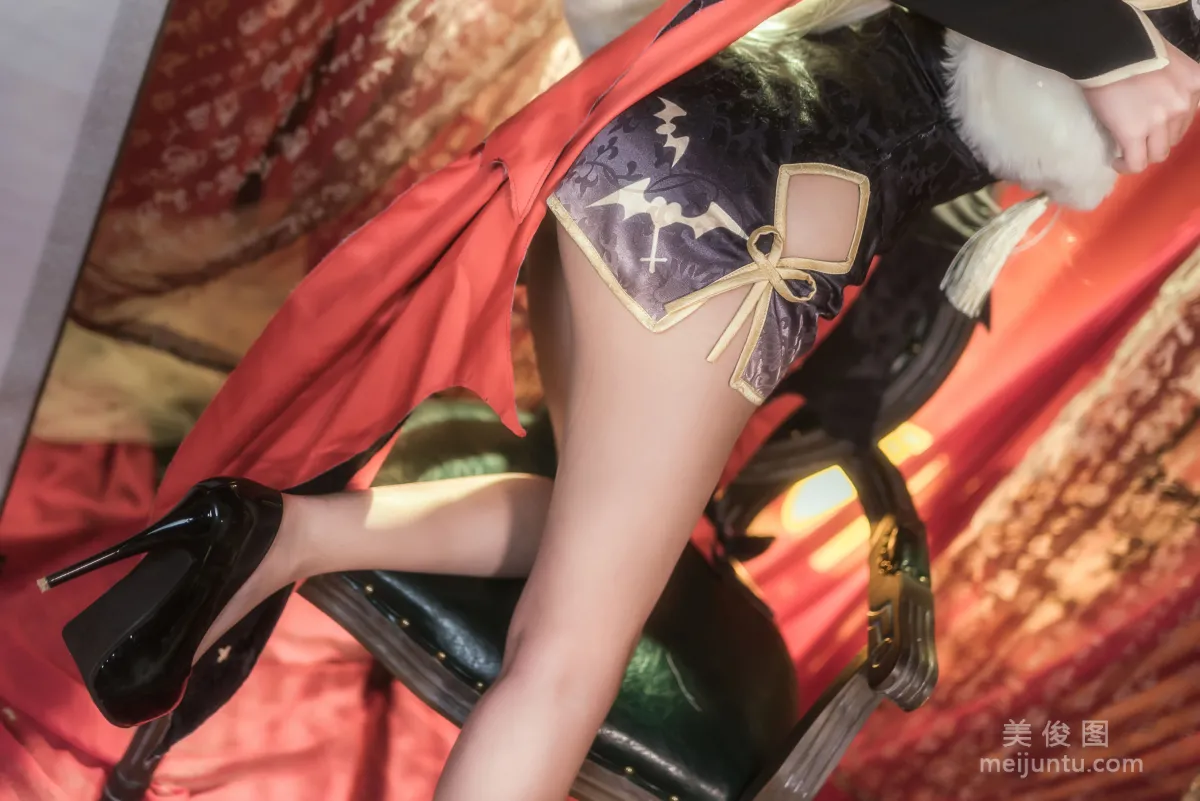 鳗鱼霏儿 《碧蓝华裳 吸血鬼》 写真集8