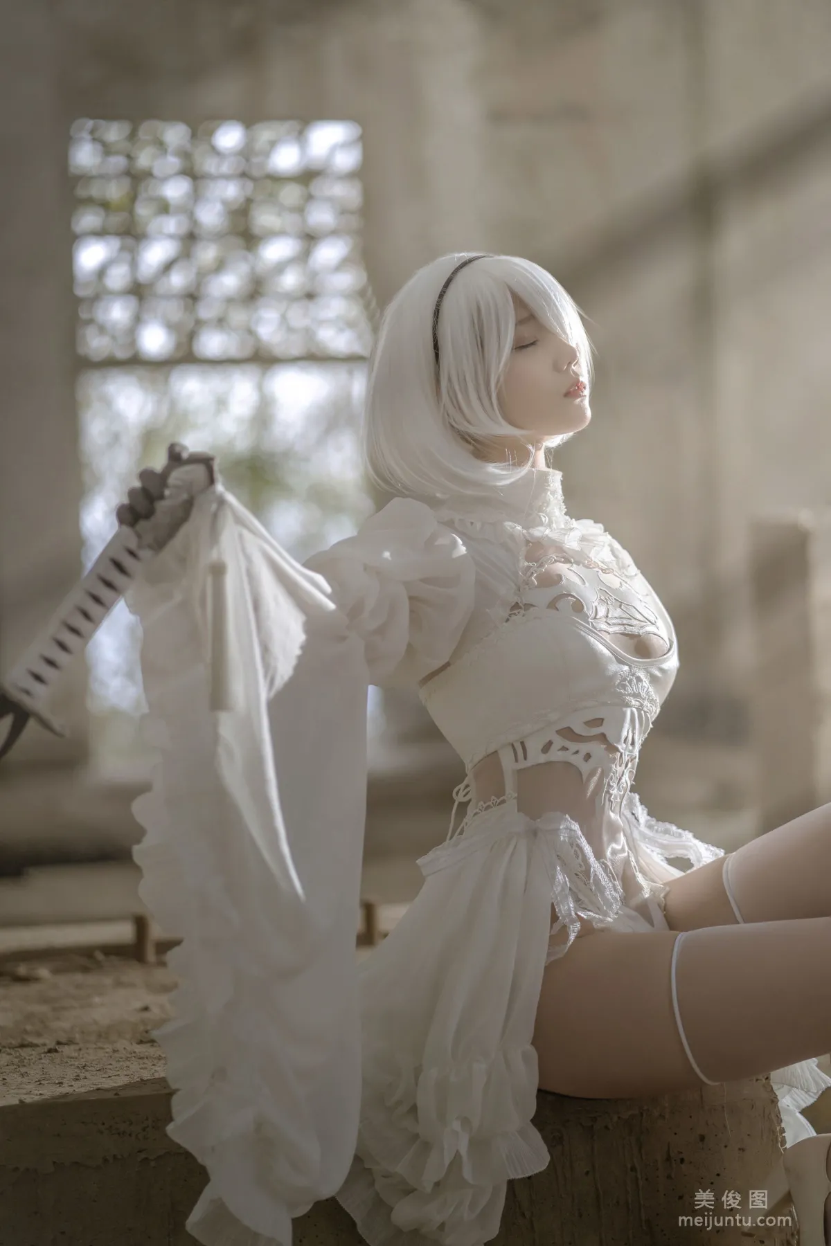 姬镜酱 《2B白色婚纱》 写真集7