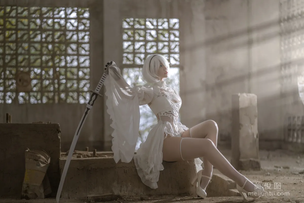 姬镜酱 《2B白色婚纱》 写真集1