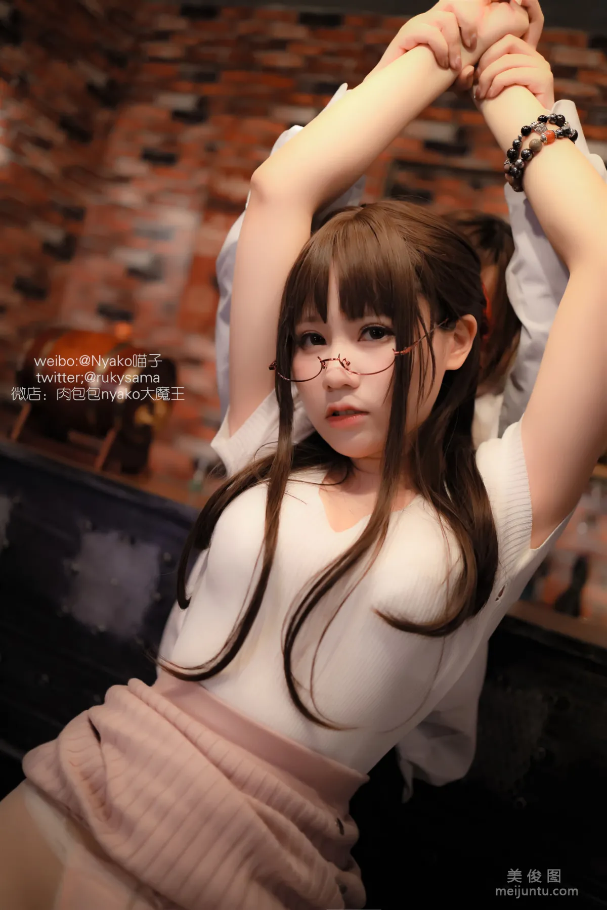 [美女Coser] 《欲求不满的老师》 写真集44